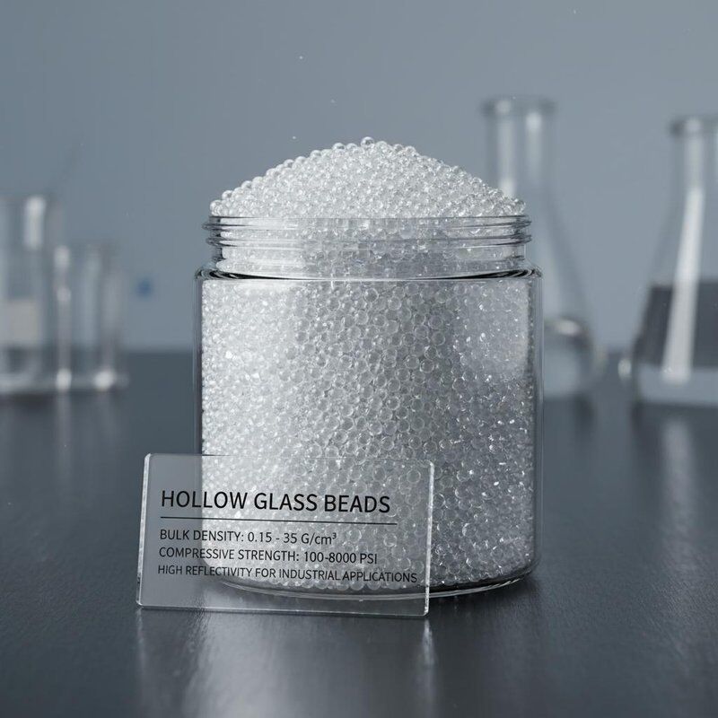 Perline di vetro con densità di 0,15 - 0,35 G/cm3, resistenza alla compressione da 100-8000 psi e alta riflettività per applicazioni industriali